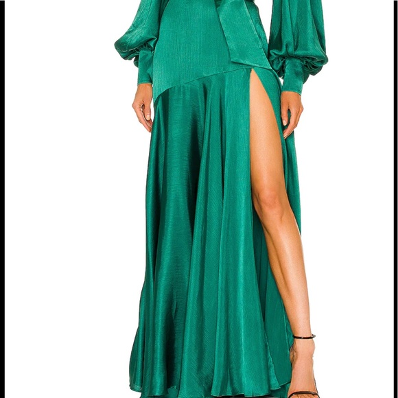 Bronx and Banco Emerald Carmen Gown - Picture 2 of 9